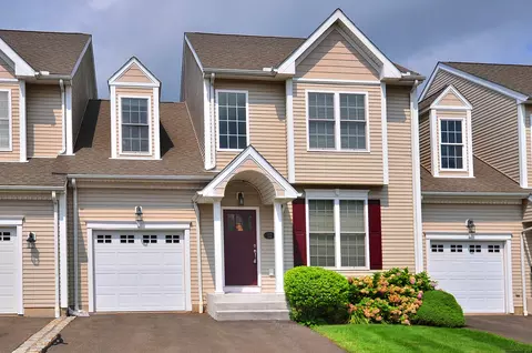 12 Bogart Ln #12, Newington, CT 06111
