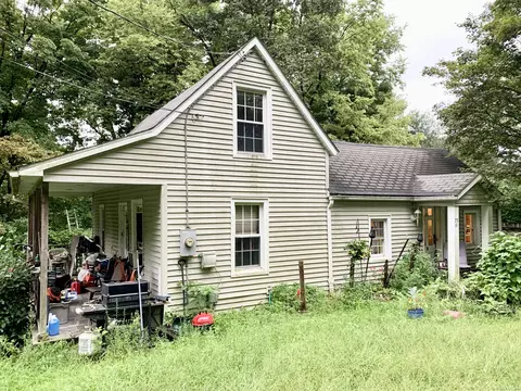 79 River Rd, New Milford, CT 06776