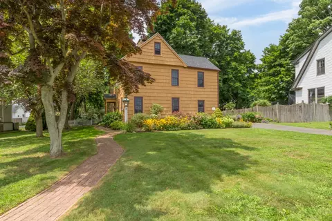 47 Huntington Rd, Stratford, CT 06614