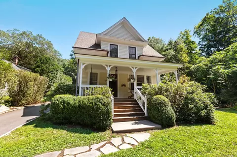 65 Padanaram Rd, Danbury, CT 06811