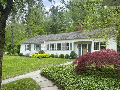 300 Wewaka Brook Rd, Bridgewater, CT 06752