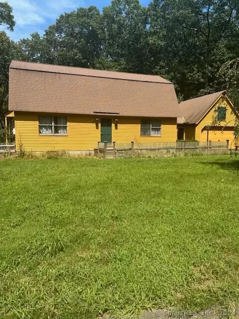 71 Maple St, Chester, CT 06412