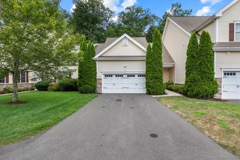 4 Brighton Park Way #4, Bloomfield, CT 06002