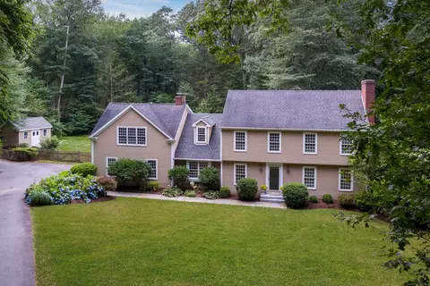 6 Squire Ln, Essex, CT 06426