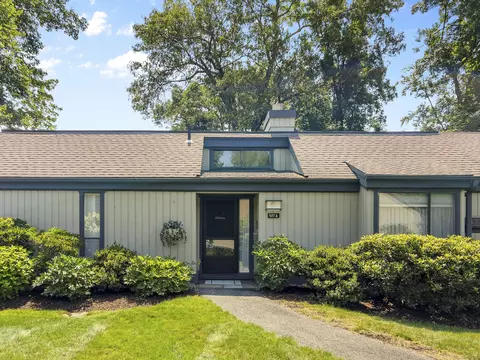 927 Heritage Vlg #A, Southbury, CT 06488
