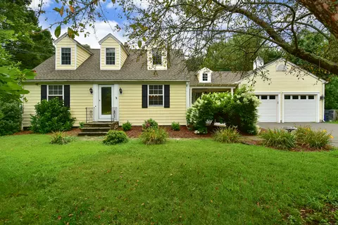 311 Jobs Hill Rd, Ellington, CT 06029