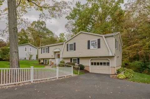 126 Cook Hill Rd, Wallingford, CT 06492