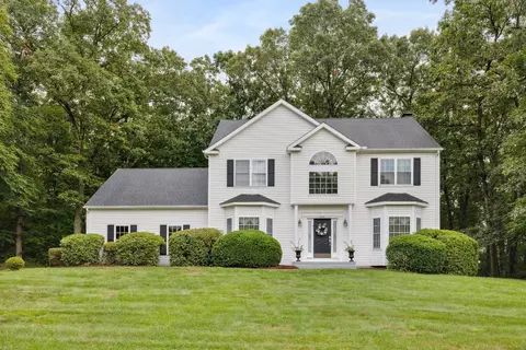 51 Roxbury Ct, Cheshire, CT 06410