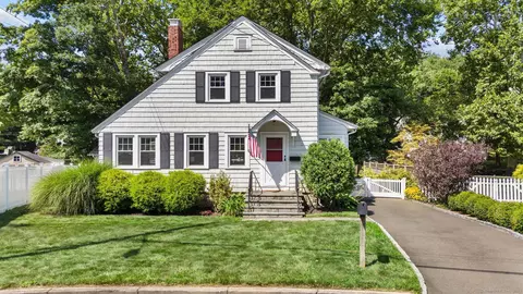 10 Windsor Rd, Stamford, CT 06905