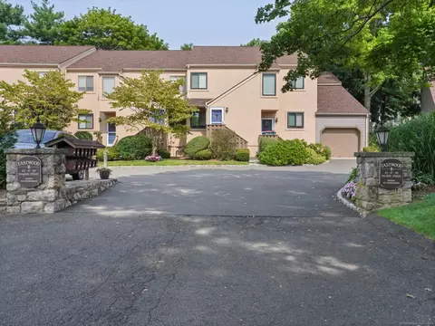 17 Palmer St #3, Greenwich, CT 06807
