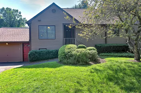 44 Overlook Dr, Monroe, CT 06468
