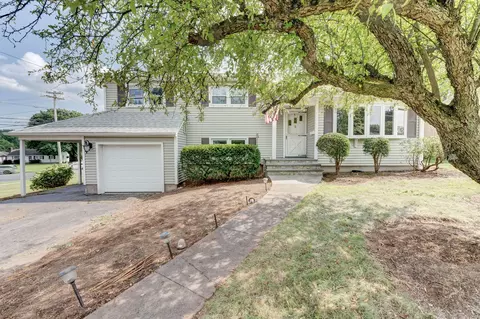 9 Reservoir Rd, Newington, CT 06111