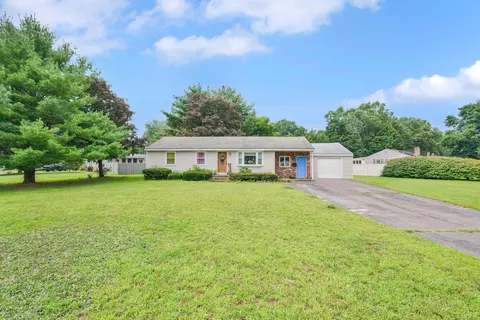 45 Gantley Rd, Windsor Locks, CT 06096