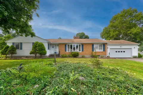 9 Surrey Pl, Wethersfield, CT 06109