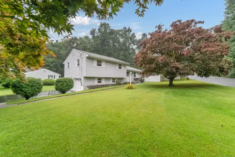 94 Miller Dr, Naugatuck, CT 06770