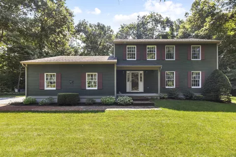 17 Chriswood Trce, Ledyard, CT 06339
