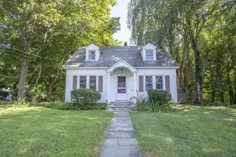 9 Belmont Ave, Deep River, CT 06417