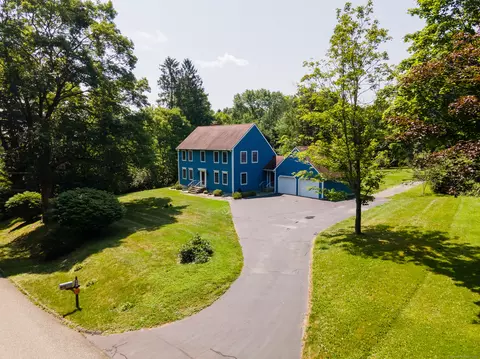 49 White Plains Rd, Norwich, CT 06360