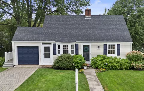 25 Meadowbrook Rd, West Hartford, CT 06107