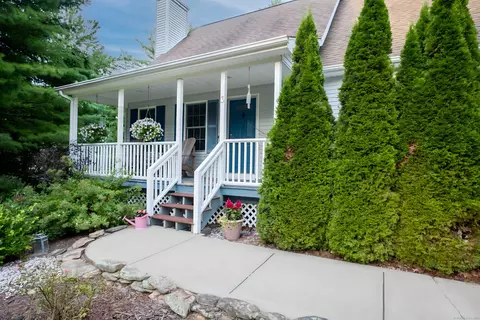 3 Winfield Way, Ledyard, CT 06339