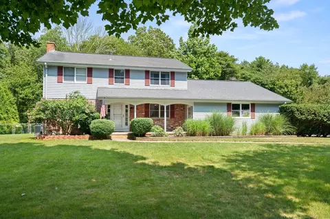 166 Great Neck Rd, Waterford, CT 06385