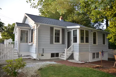 4 Casco St, Milford, CT 06460