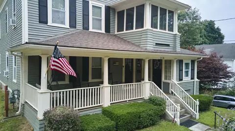 118 S Main St, Putnam, CT 06260