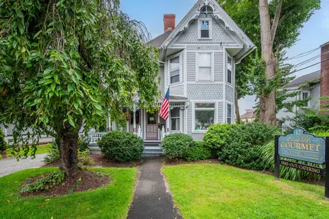 12 Elm St, New Milford, CT 06776
