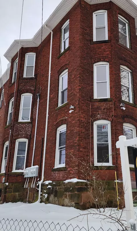 150- 152 Babcock St, Hartford, CT 06106