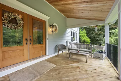 173 Newtown Tpke, Weston, CT 06883