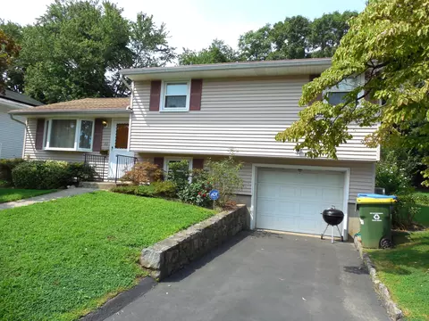 22 Jodie Cir, Waterbury, CT 06706
