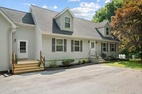 53 Hunts Brook Rd, Waterford, CT 06375