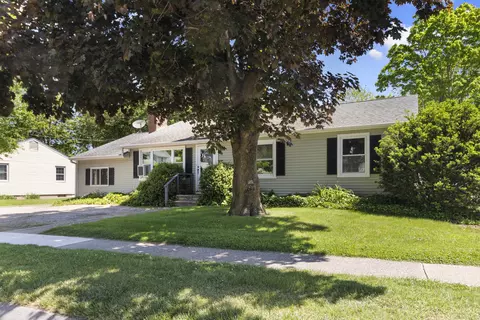 193 Church St, Guilford, CT 06437