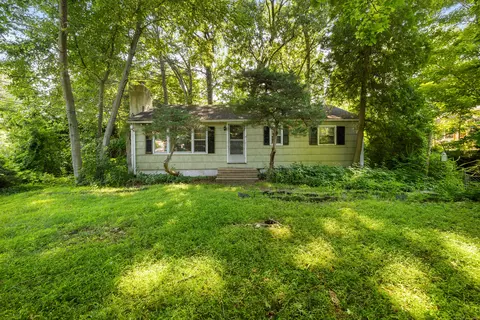 51 Glen Ave, Norwalk, CT 06850