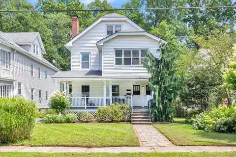 152 Maplewood Ave, West Hartford, CT 06119