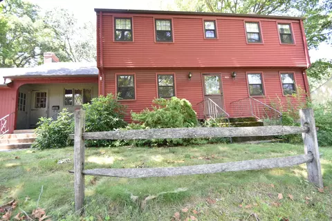 221 Country Ln, East Hartford, CT 06118
