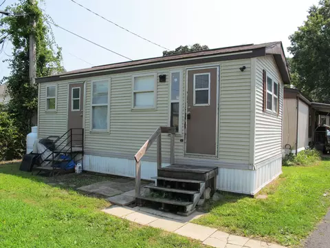 9 Main St #TRLR 37, South Windsor, CT 06074
