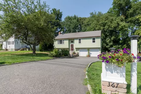 367 Church Hill Rd, Trumbull, CT 06611