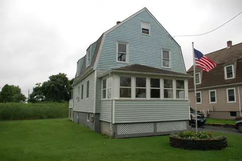 36 Washington St, Stonington, CT 06355