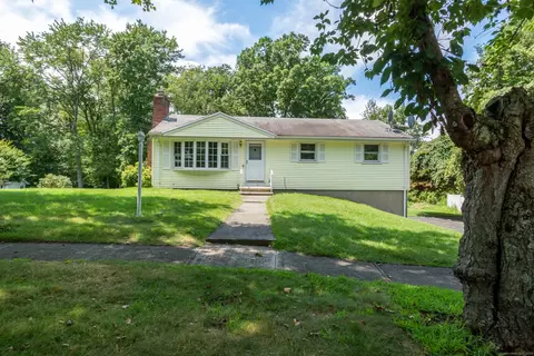 155 Plane Tree Rd, Stratford, CT 06614