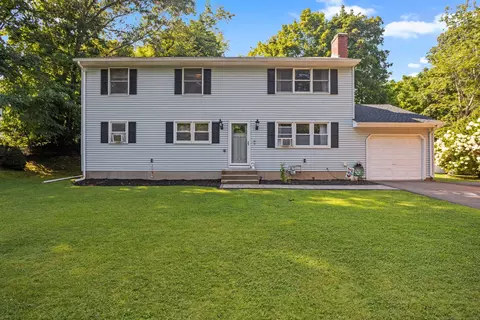 53 Swift St, Branford, CT 06405