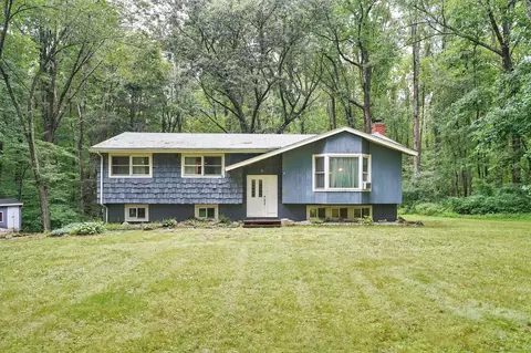 200 Hemlock Point Dr, Coventry, CT 06238