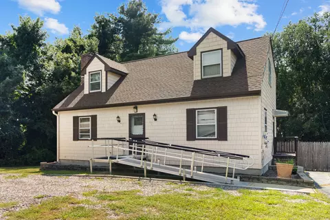 788 Vauxhall Street Ext, Waterford, CT 06385