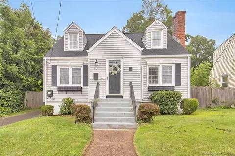 47 Starkweather St, Manchester, CT 06042