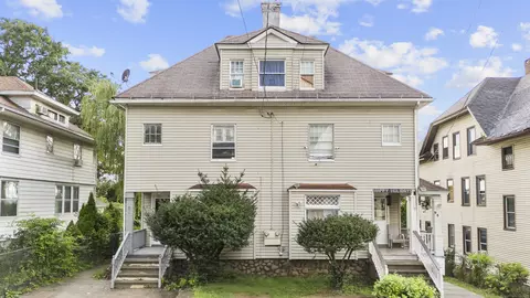 89 Elmwood Ave, Waterbury, CT 06710