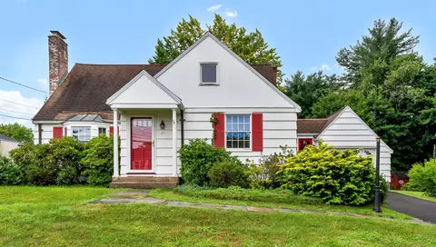 49 Cheney Ln, Newington, CT 06111