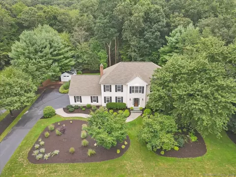 38 Pepperbush Ln, Guilford, CT 06437