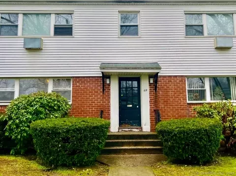 35 Cherry Hill Dr #1B, Bridgeport, CT 06606