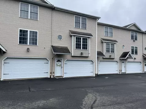 180 Grilleytown Rd #13, Waterbury, CT 06704