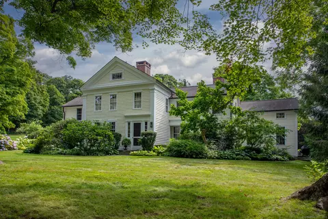 164 Calhoun St, Washington, CT 06794